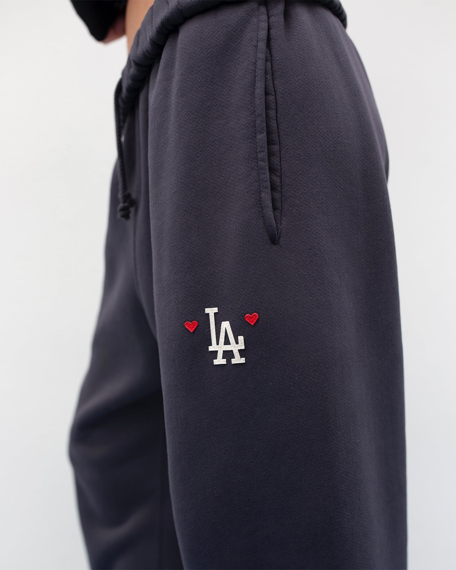 Dodgers Heart Fleece Sweatpant - Image 2