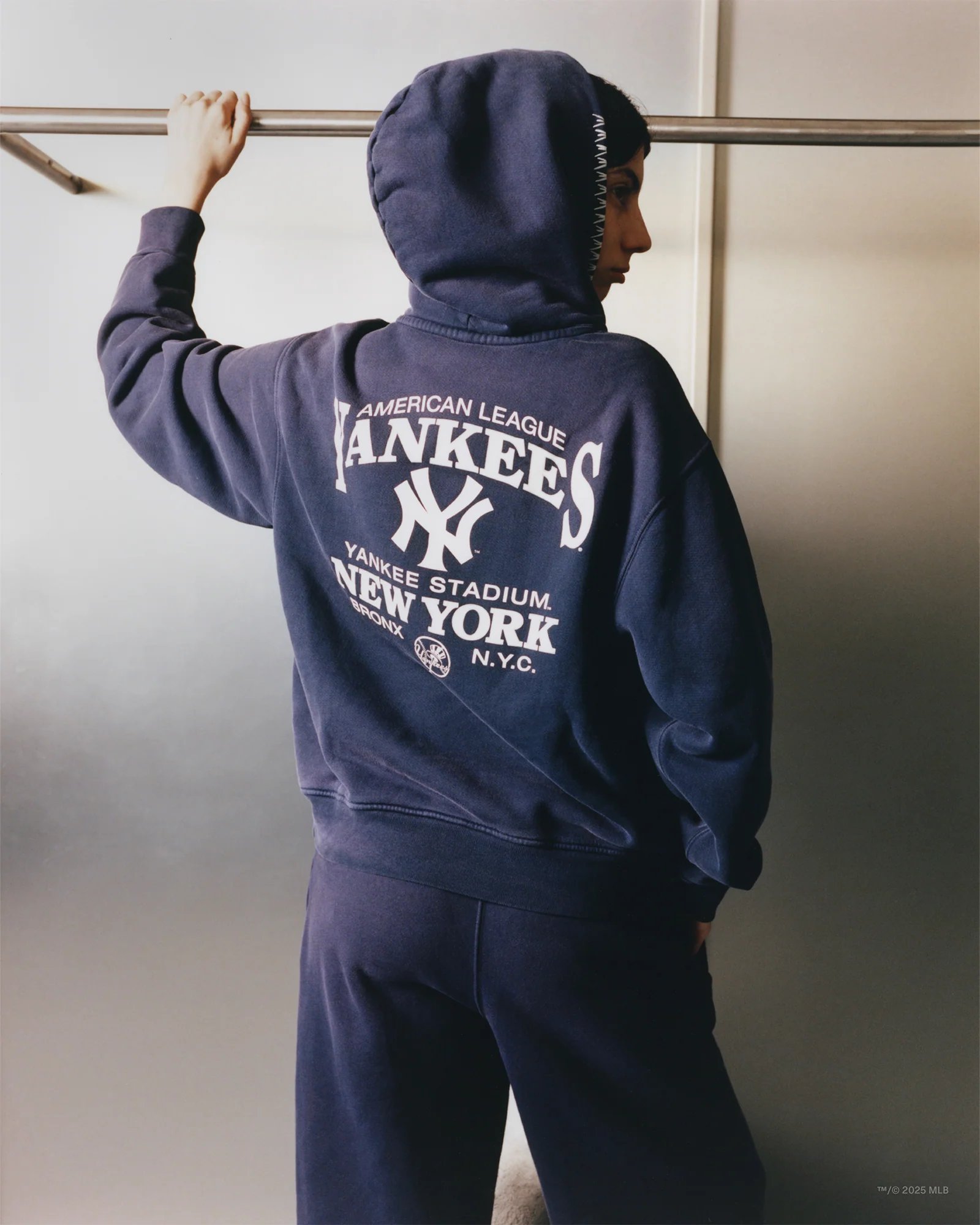 Yankees Washed Hoodie - Image 5